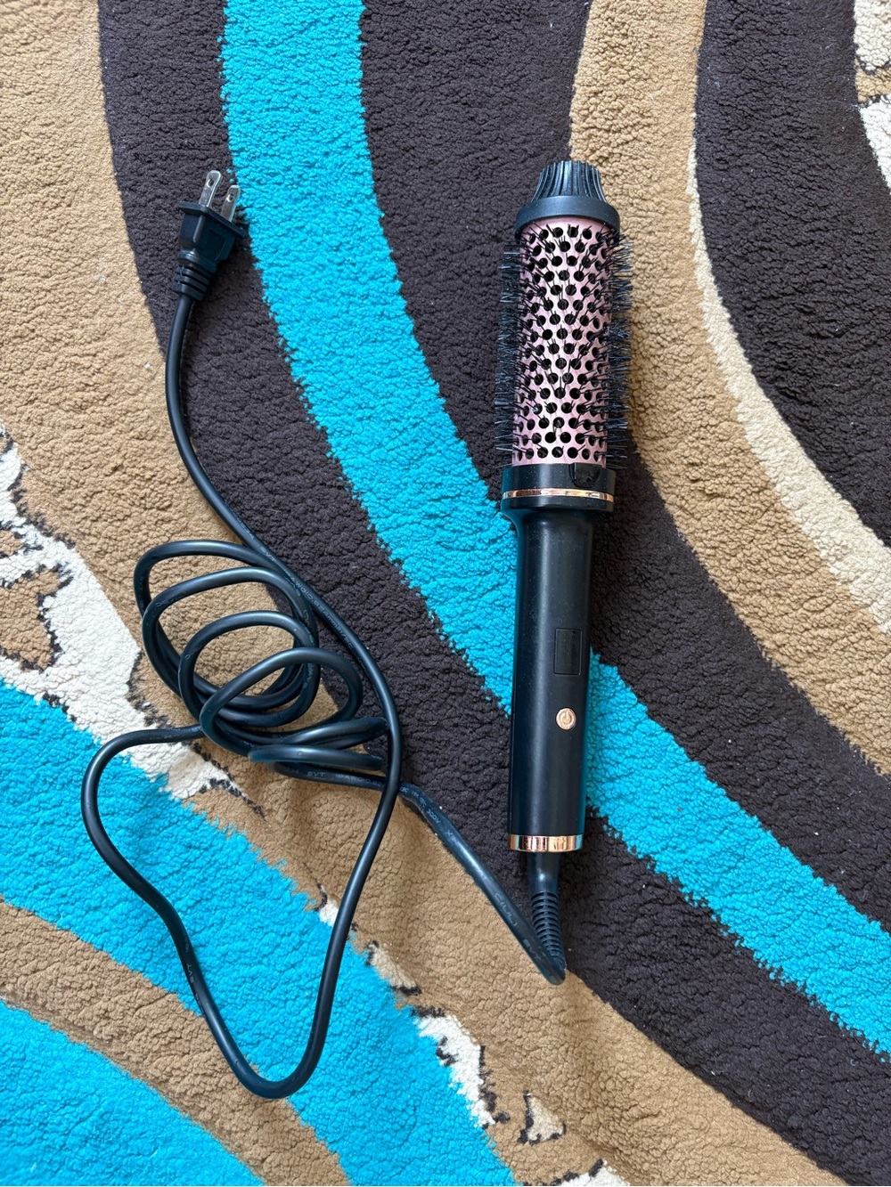 Hot Round Brush Hair Styler in Black and Rose Gold